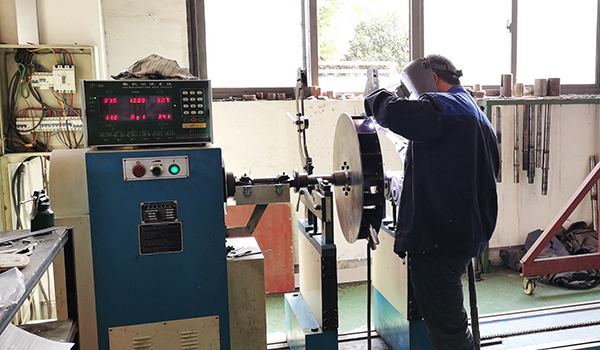 ���ķ����ƽ��У���ļ�����Ա����֮�����ҽ����