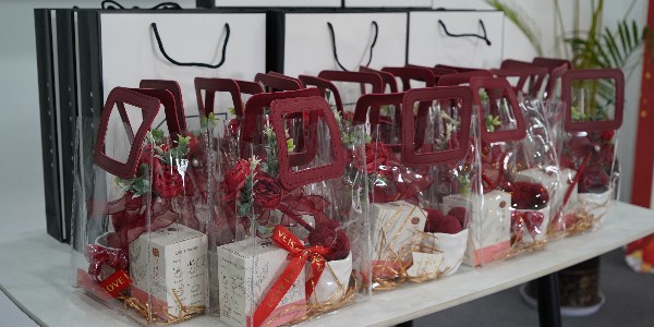 2023��è����Ů�����Ʒ