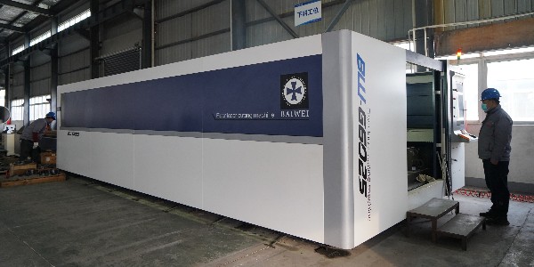 �����и���