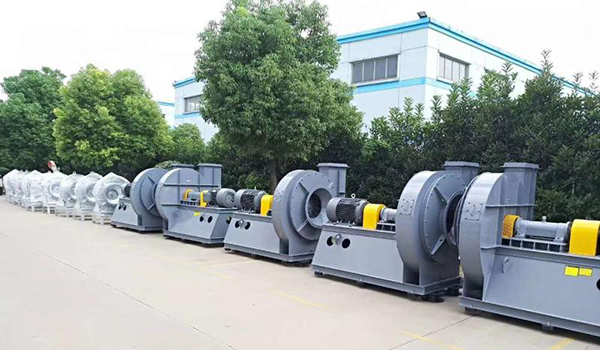 ��ɽ��è������˫�ں�ӭ�����ķ������С�߳�